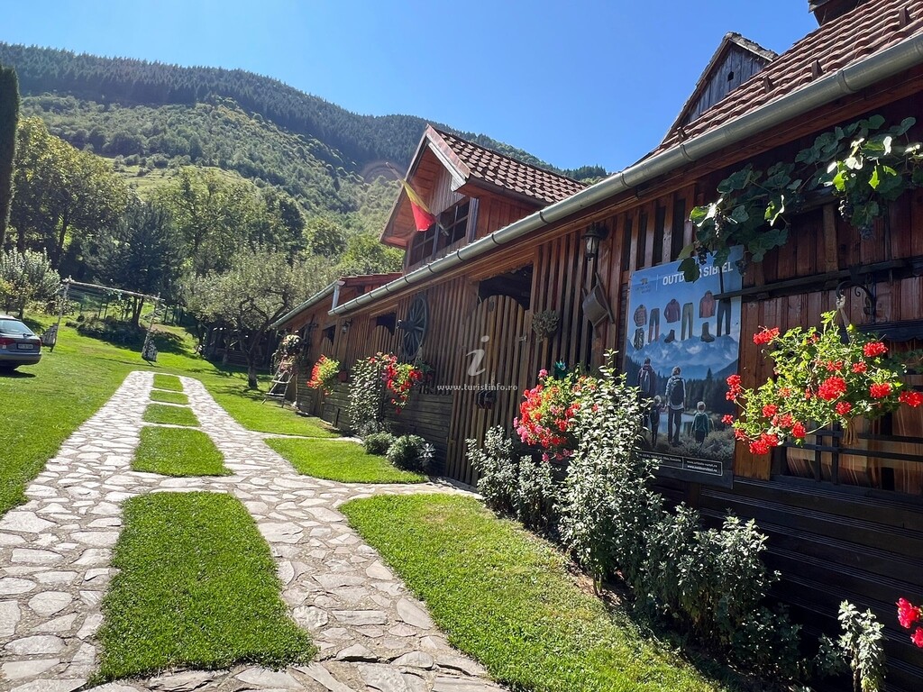 Pensiunea Casa  Loloiu