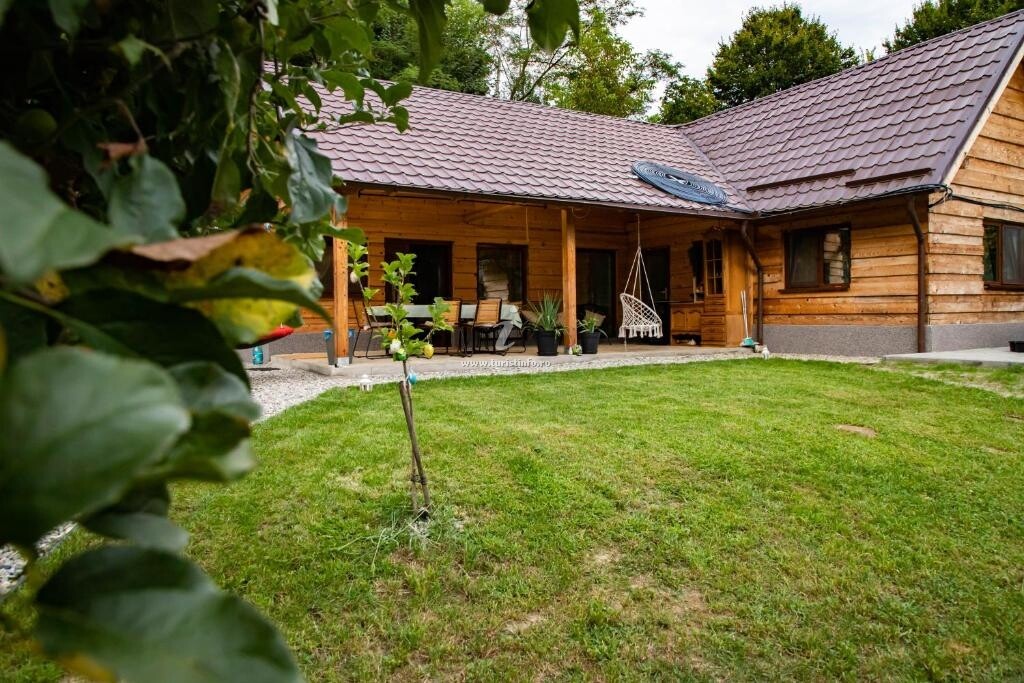Casa de vacanță Adora River Retreat