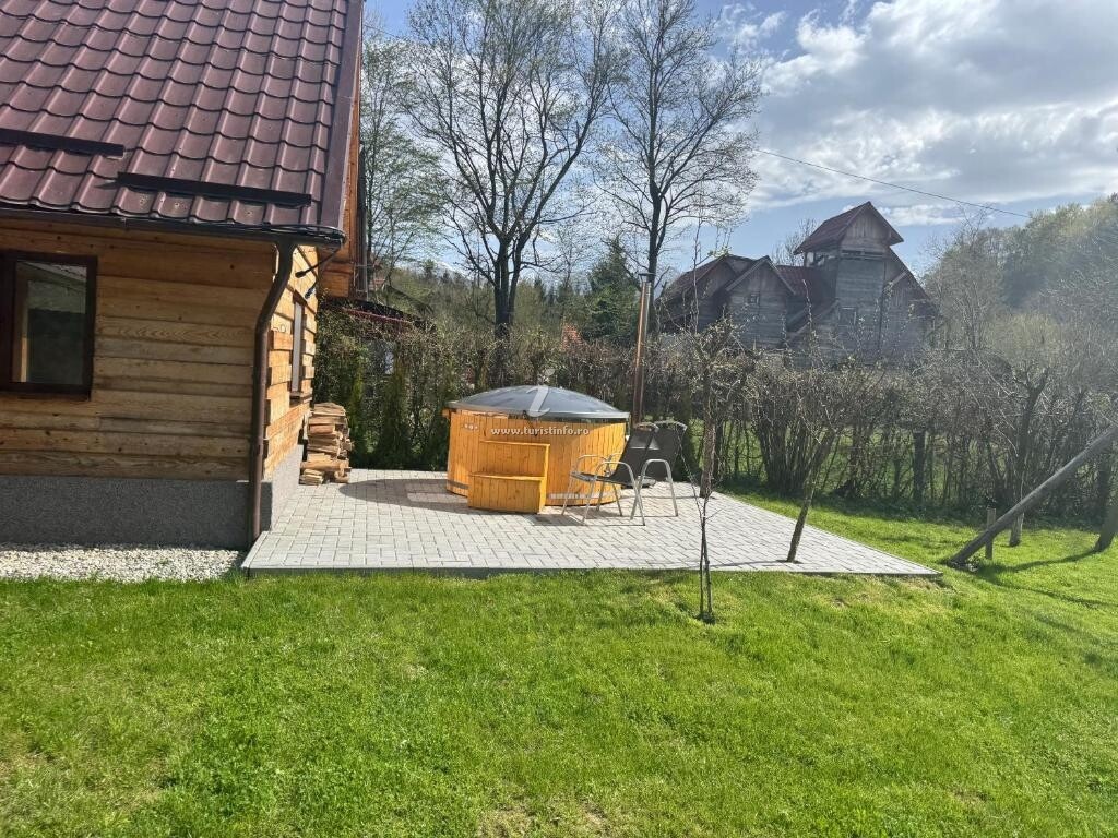 Casa de vacanță Adora River Retreat