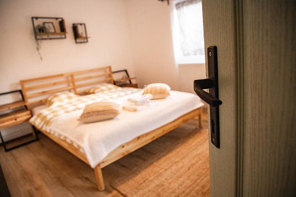 Casa de vacanță Adora River Retreat