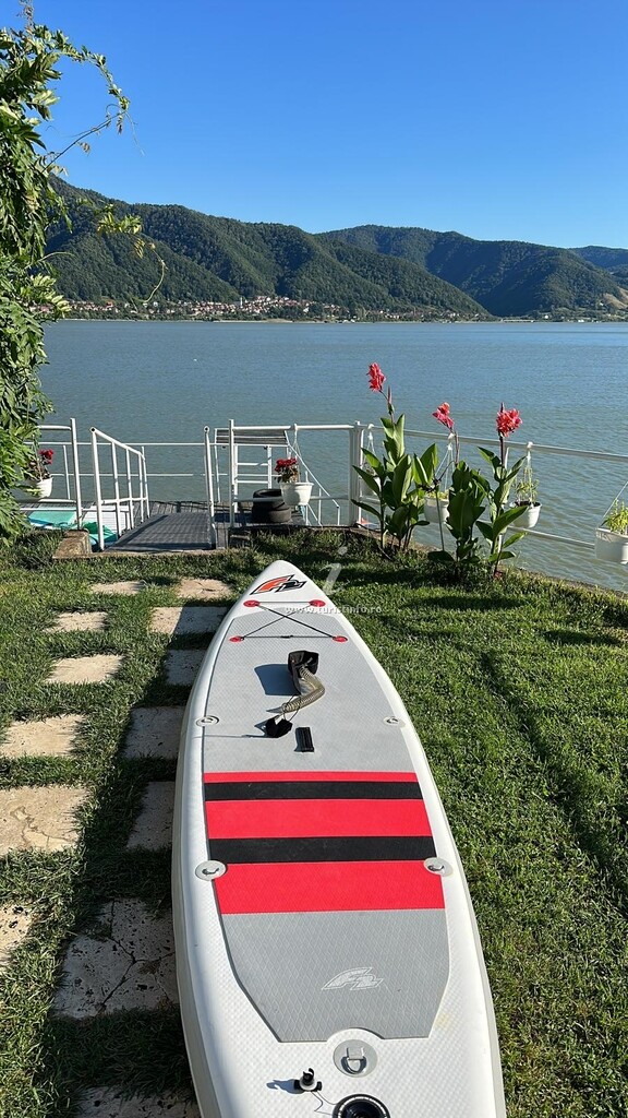 Casa de vacanță Noah River House