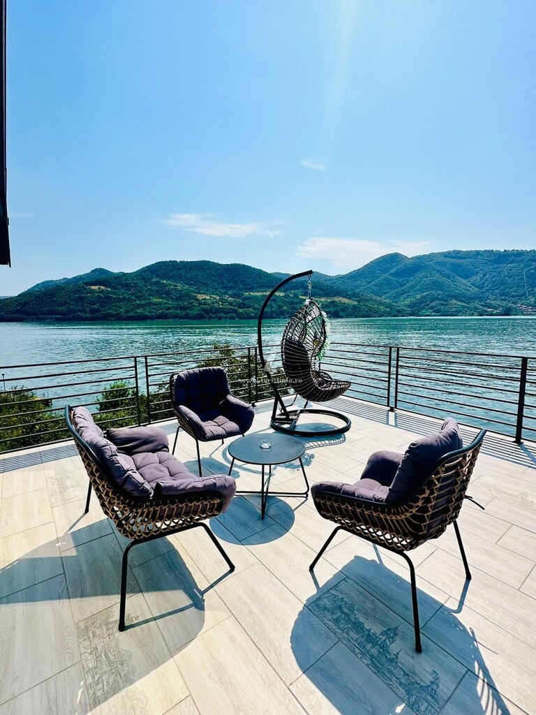 Casa de vacanță Noah River House