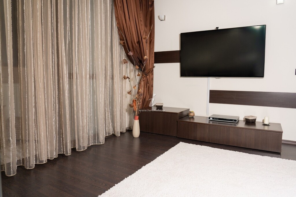 Apartament M&R