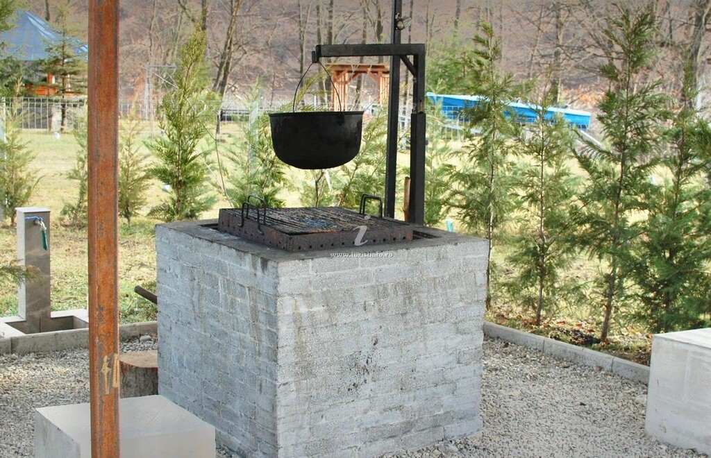 Casa de lângă Lac 1