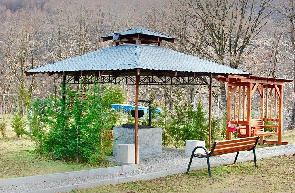Casa de lângă Lac 1