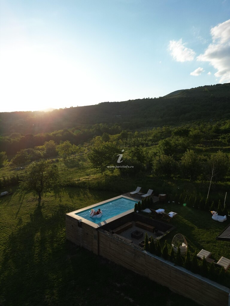 Pensiunea Agroturistică R House