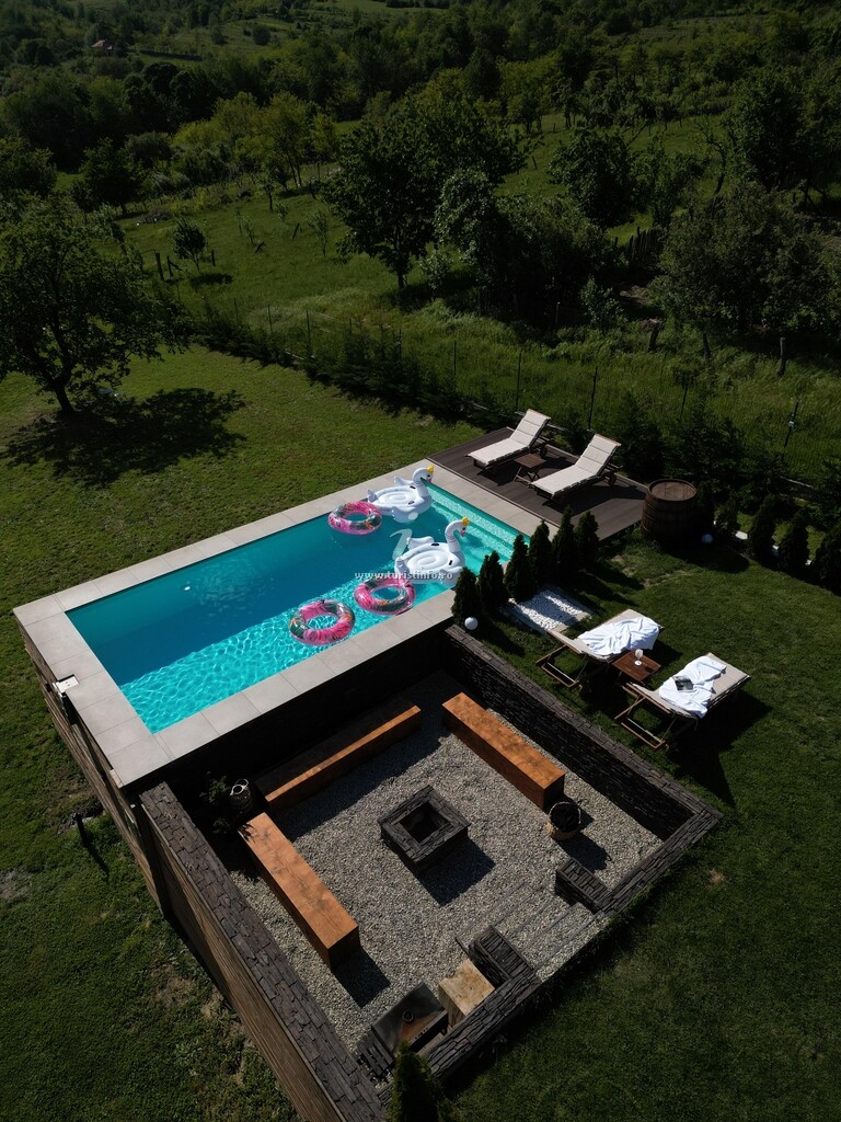 Pensiunea Agroturistică R House
