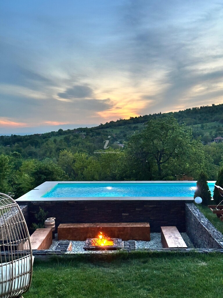 Pensiunea Agroturistică R House