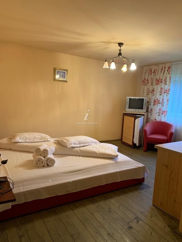 Casa cu doi Brazi