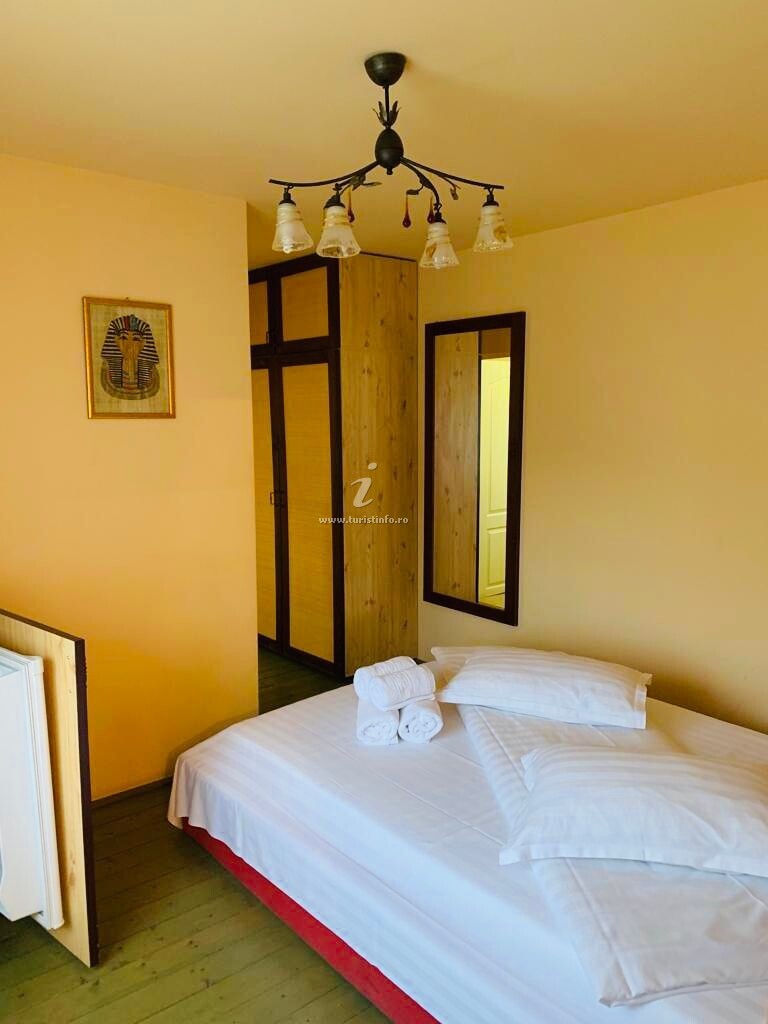 Casa cu doi Brazi