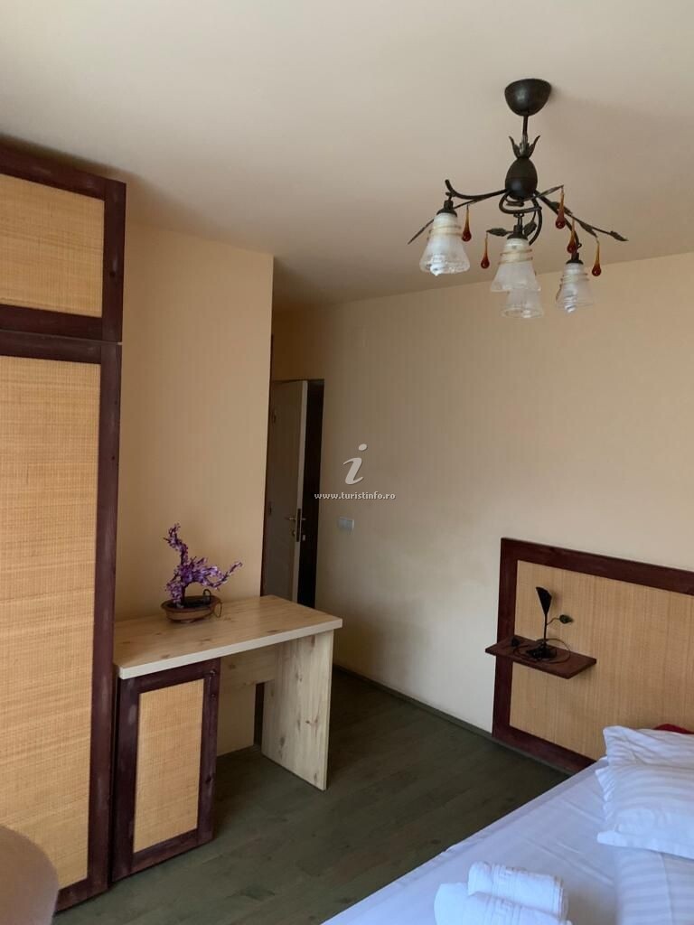 Casa cu doi Brazi