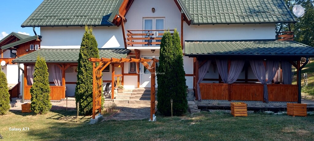 Pensiunea Vârfu cu Dor