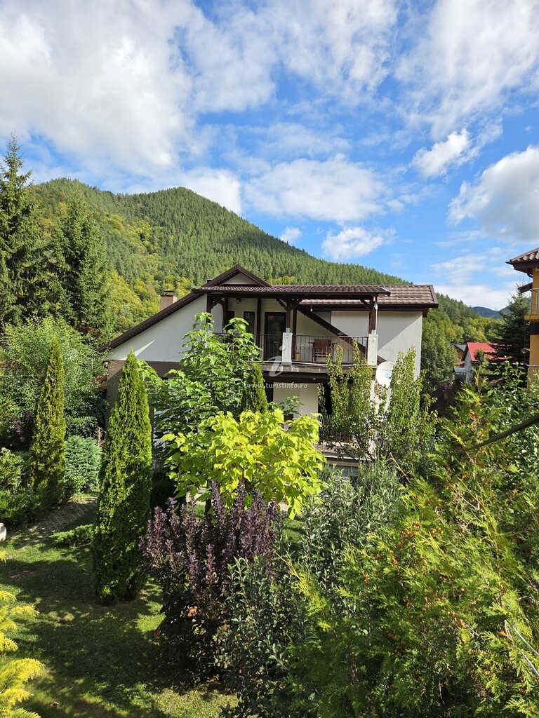 Casa Poiana 2