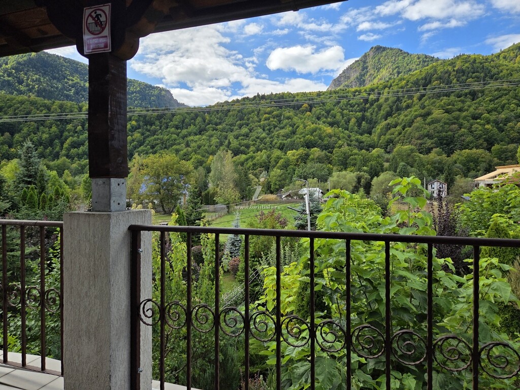 Casa Poiana 2