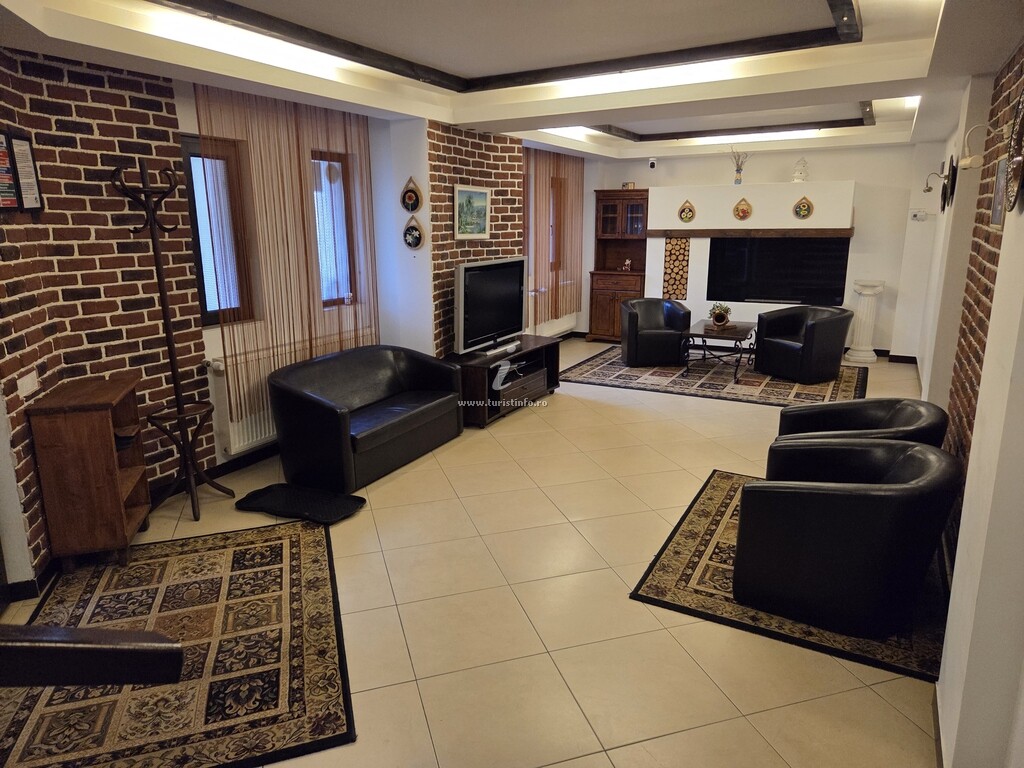 Casa Poiana 2