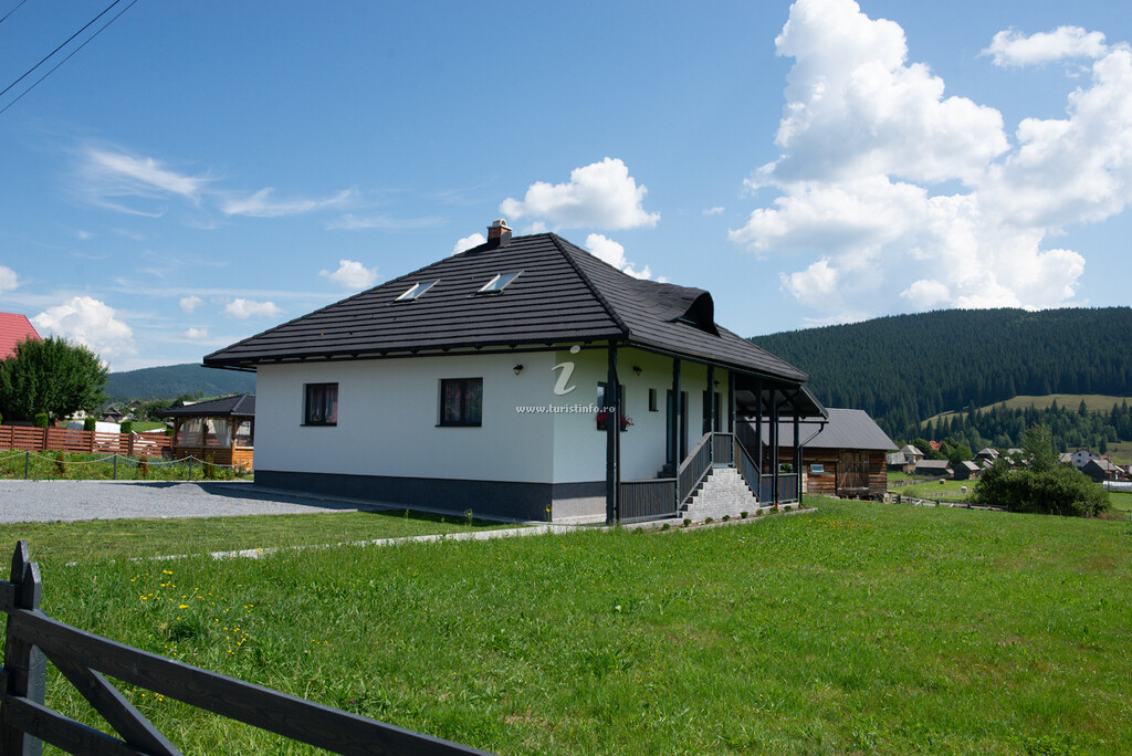 Camere de închiriat Mera House