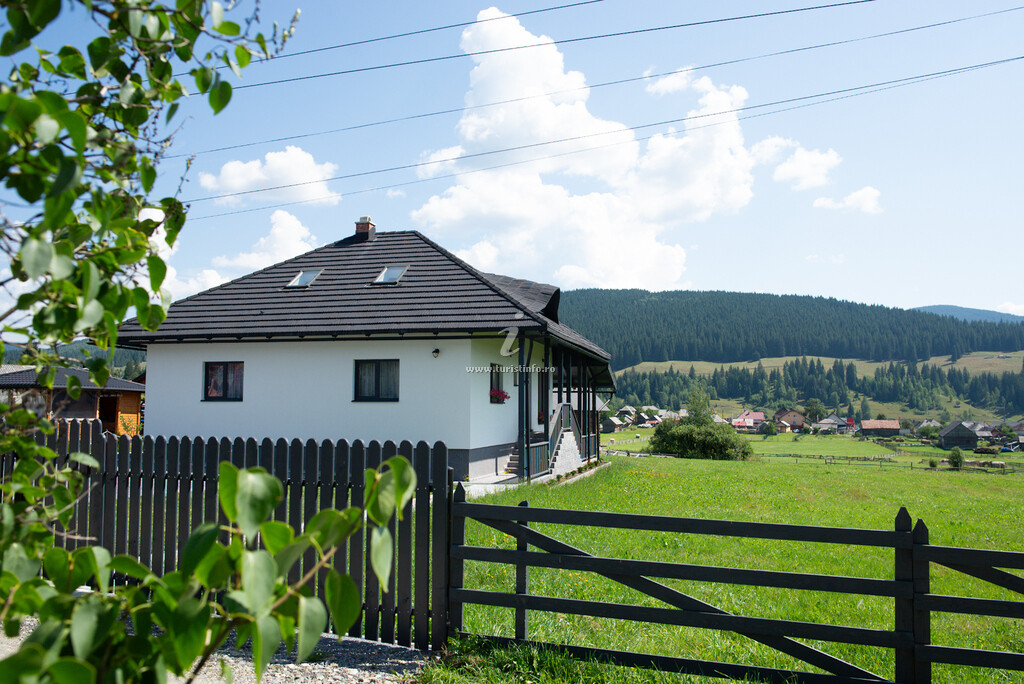 Camere de închiriat Mera House