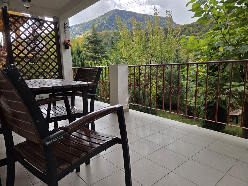 Casa Poiana 2