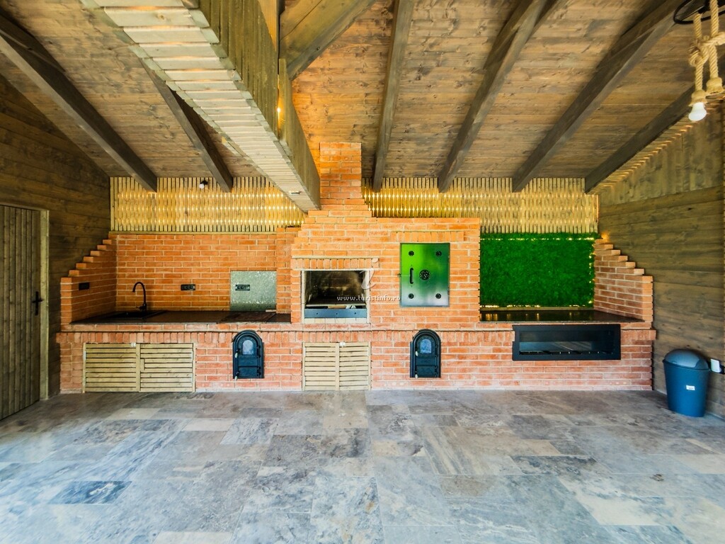 A-frame Aza Chalet