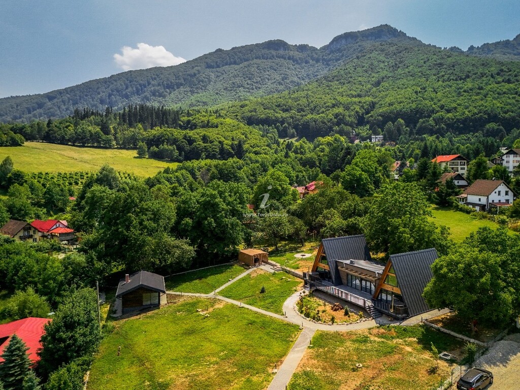 A-frame Aza Chalet
