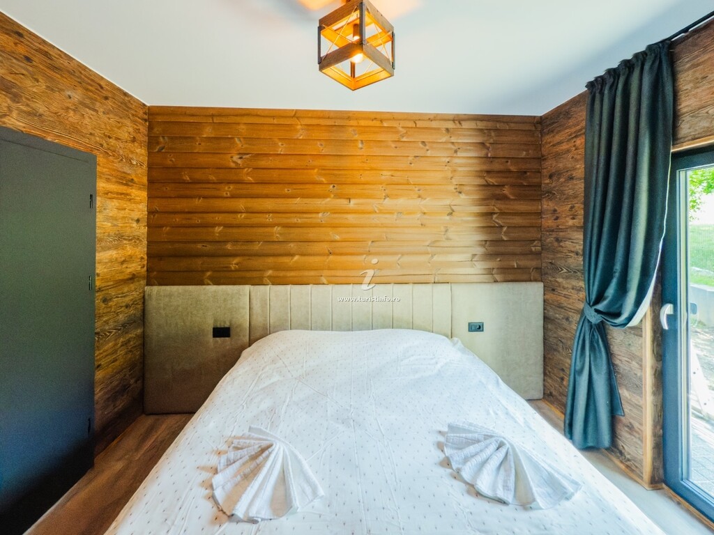 A-frame Aza Chalet
