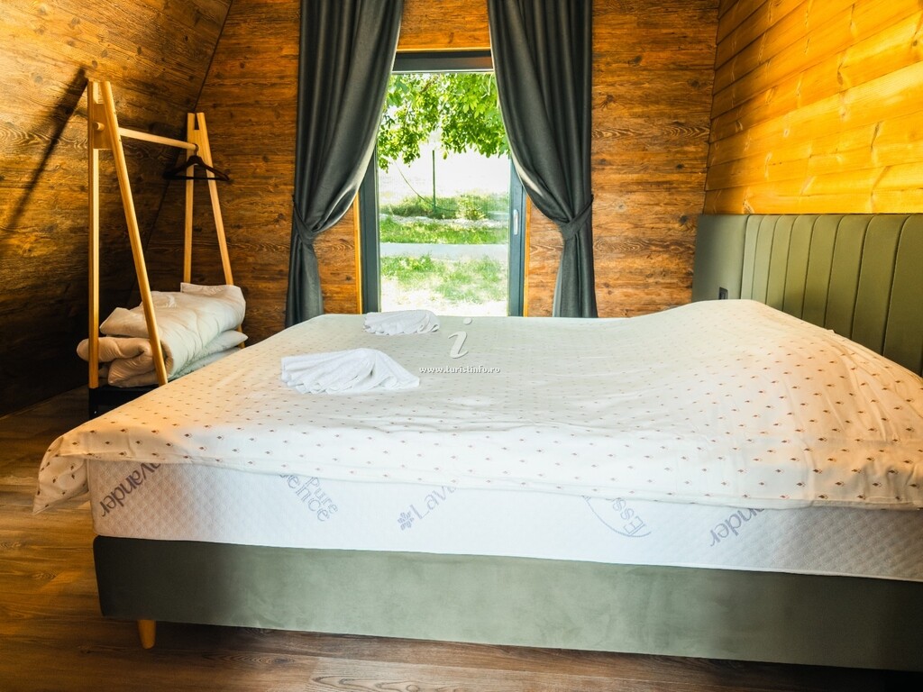 A-frame Aza Chalet