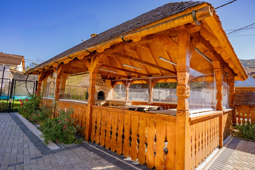 Camere de închiriat Poarta Maramureșană Complex Turistic