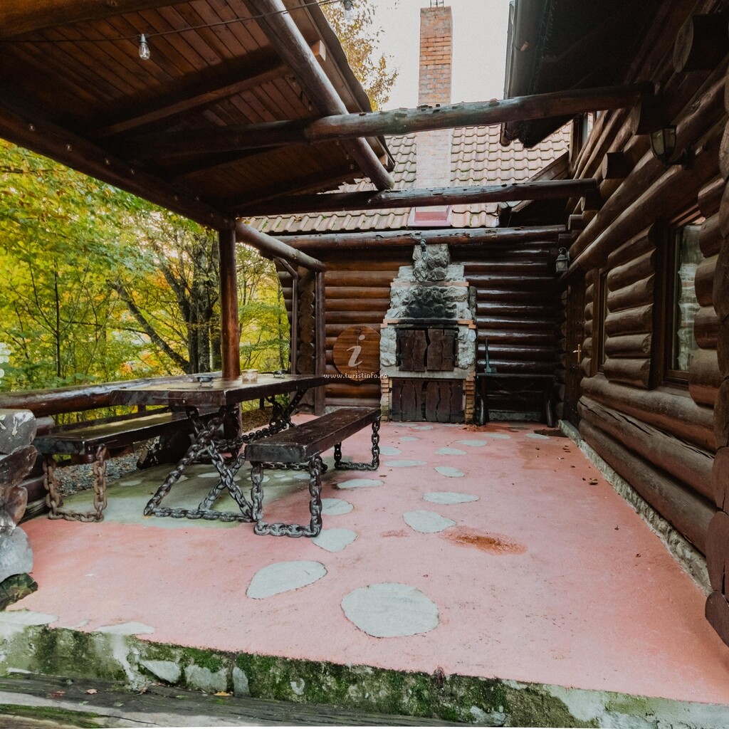 Pensiunea Agroturistică Casa de sub Șipote