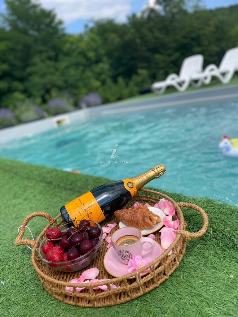 Cabana M&V Infinit