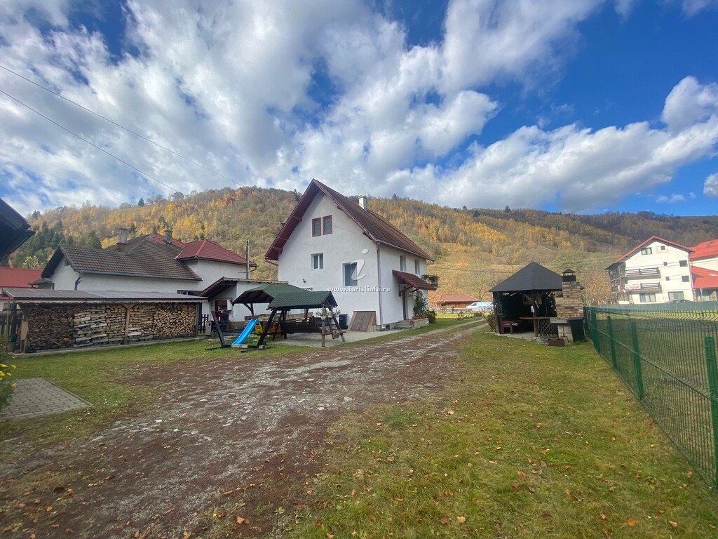 Casa La Doi Băieți