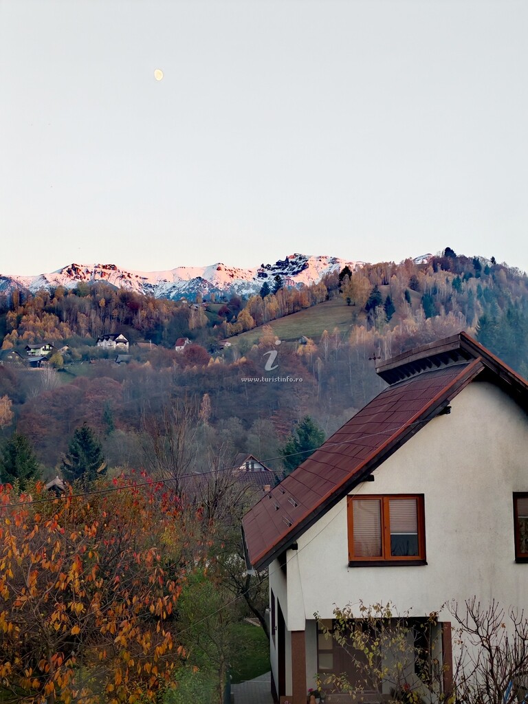 Casa de vacanță Hidden House