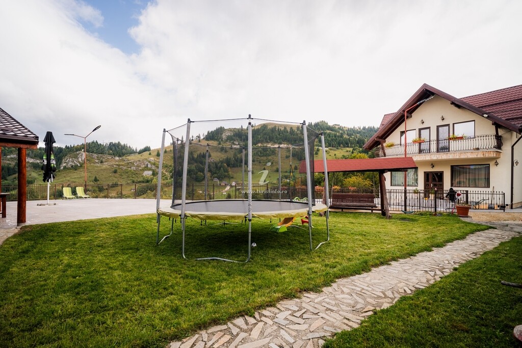 Pensiunea Cetatea Piatra Craiului