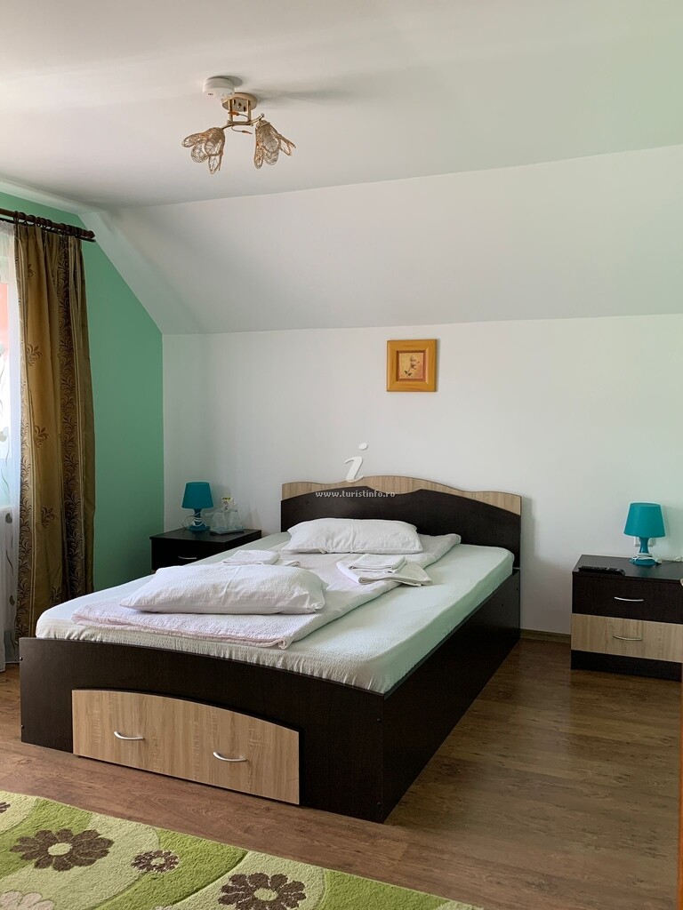 Camere de închiriat Floarea de Colț