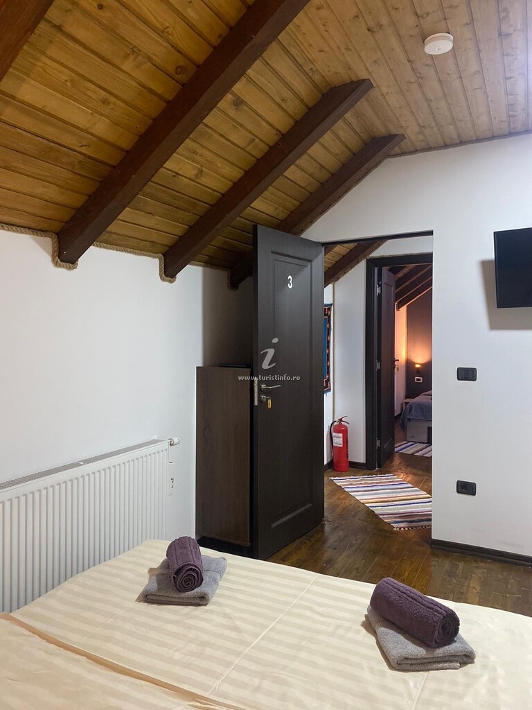 Cabana La Bătrânu