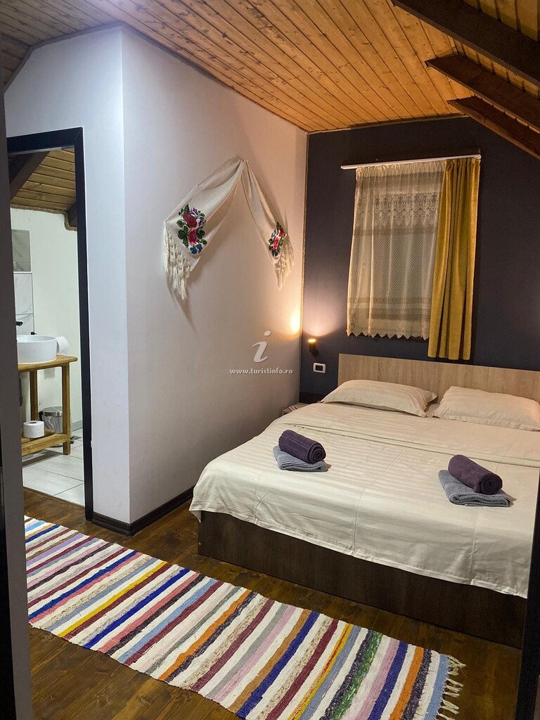 Cabana La Bătrânu