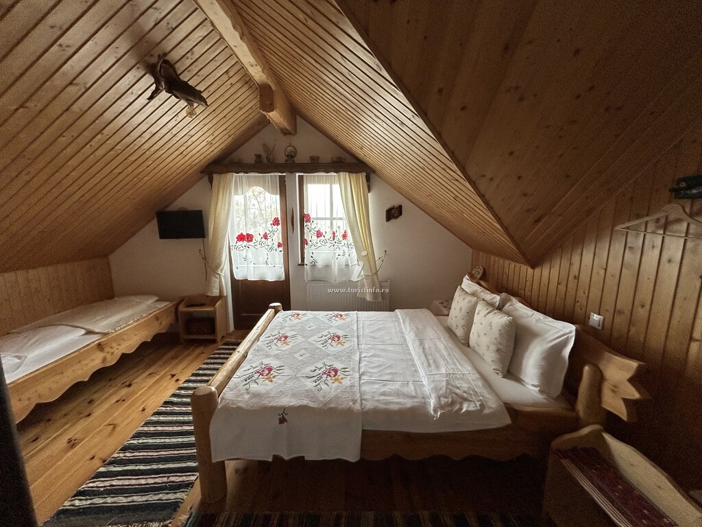 Cabana Muchia lui Gîrniță