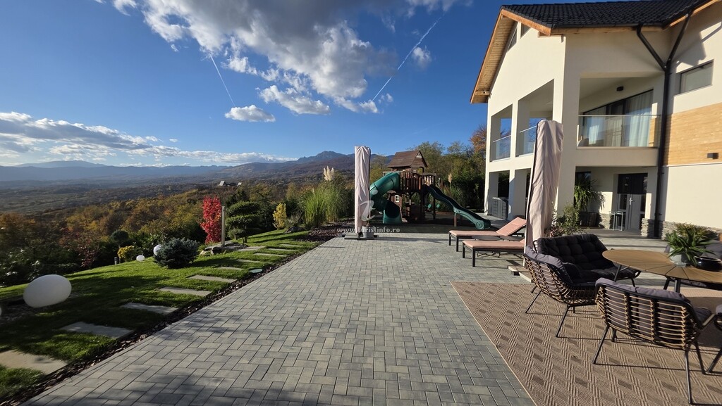 Vila Above Village