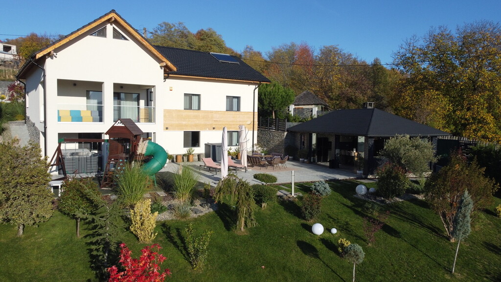 Vila Above Village