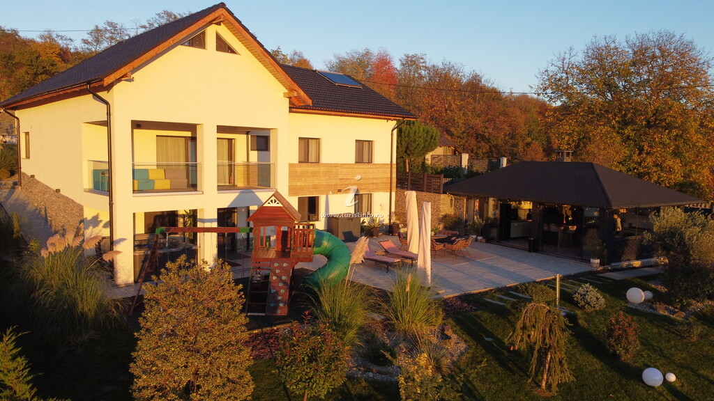 Vila Above Village
