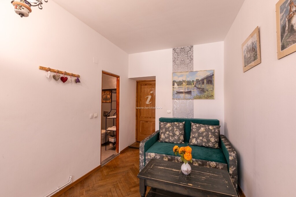 Apartament 4 Rooms Piața Sfatului