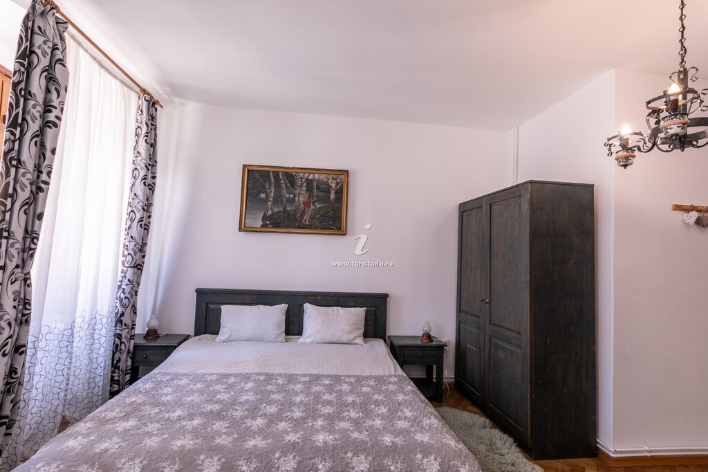 Apartament 4 Rooms Piața Sfatului