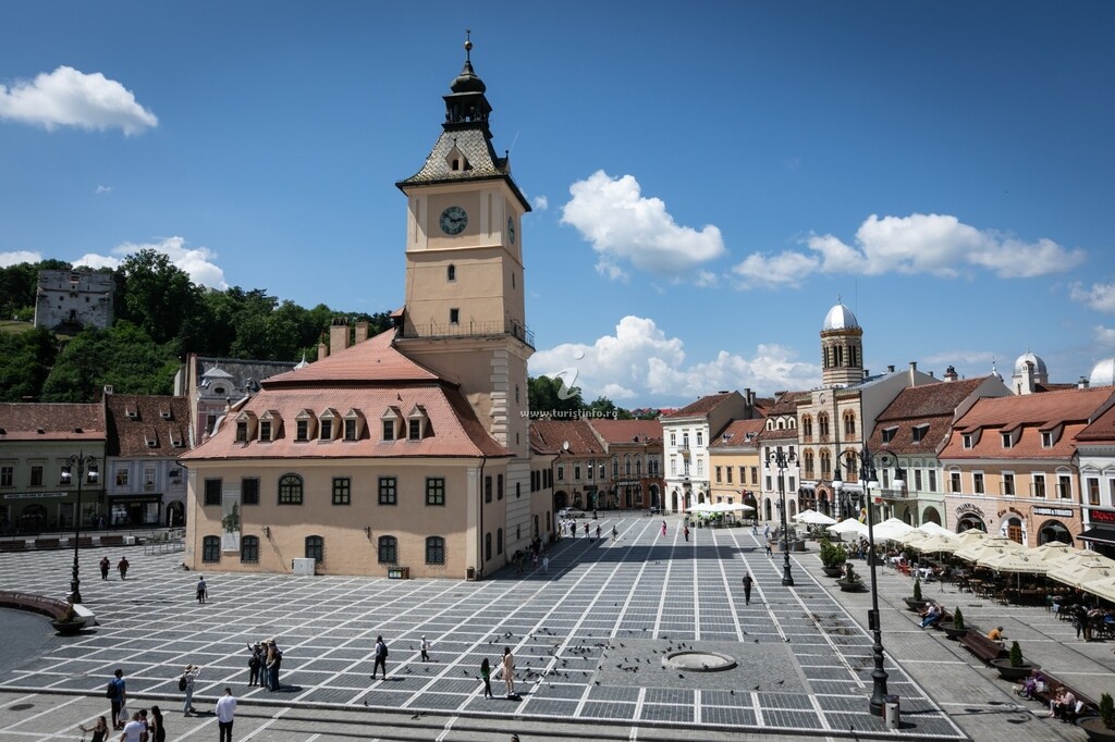 Apartament 4 Rooms Piața Sfatului
