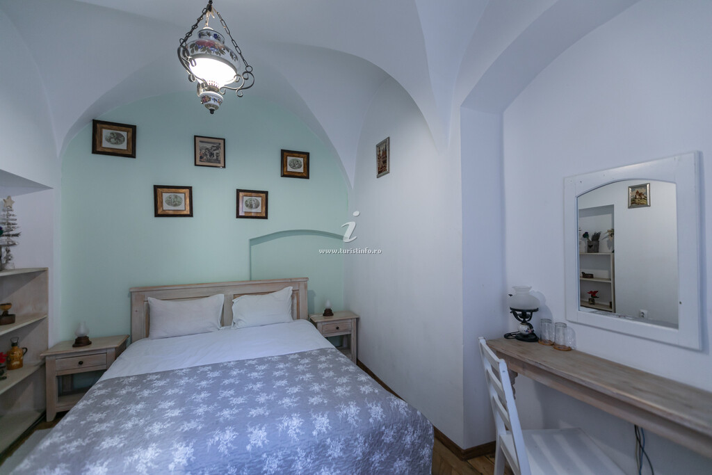 Apartament 4 Rooms Piața Sfatului