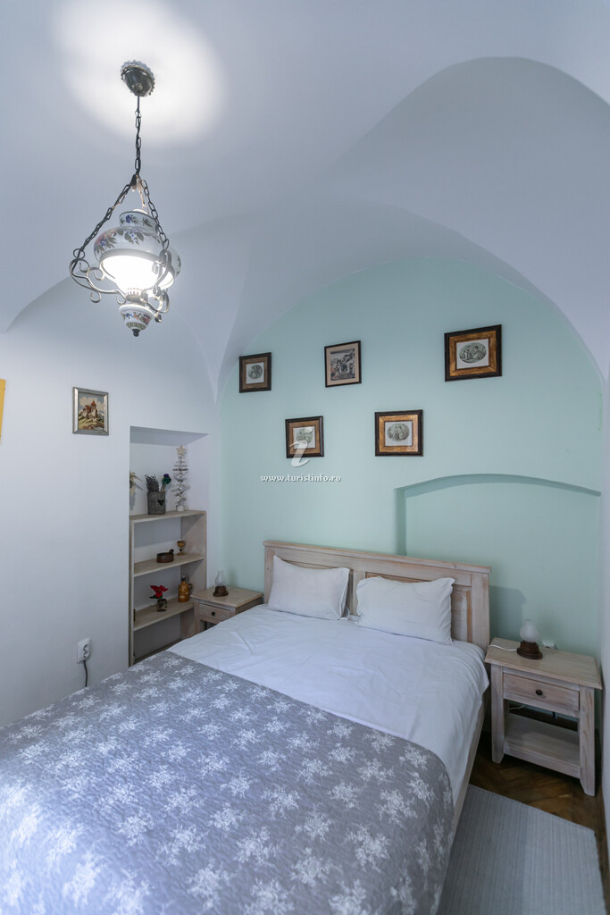 Apartament 4 Rooms Piața Sfatului