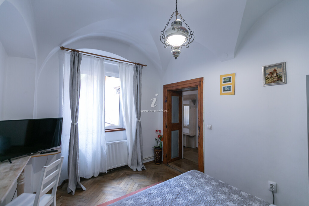 Apartament 4 Rooms Piața Sfatului