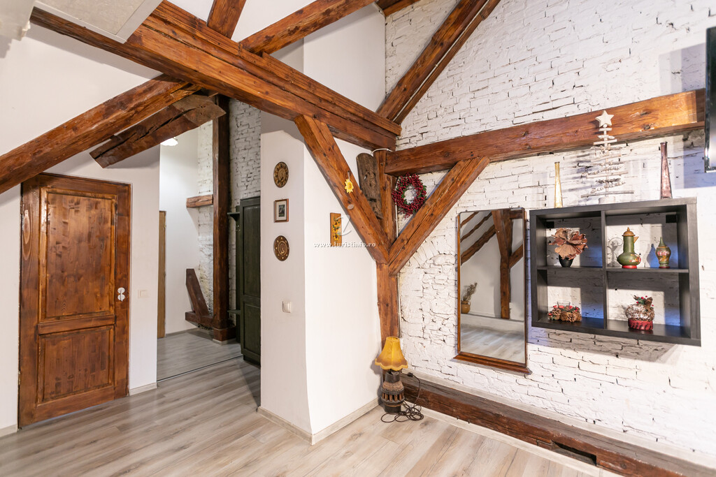 Apartament 4 Rooms Piața Sfatului