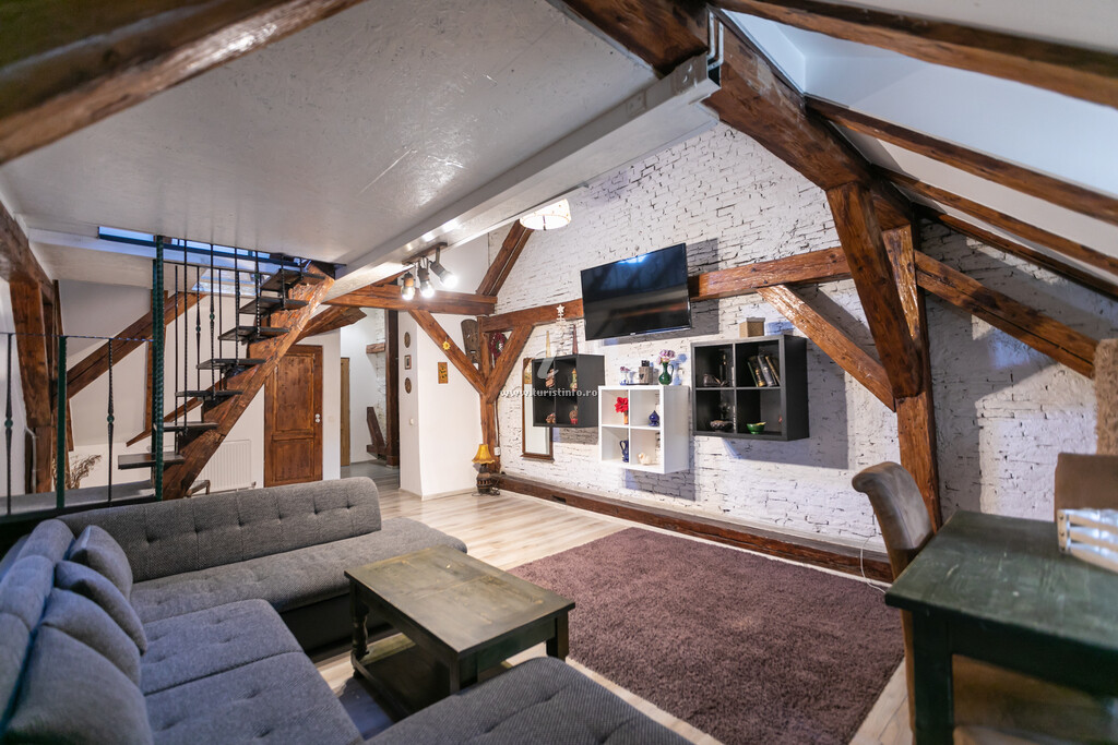 Apartament 4 Rooms Piața Sfatului