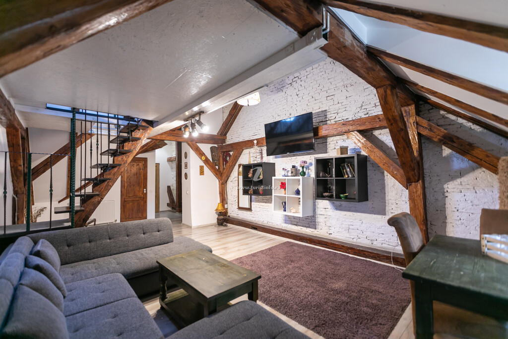 Apartament 4 Rooms Piața Sfatului