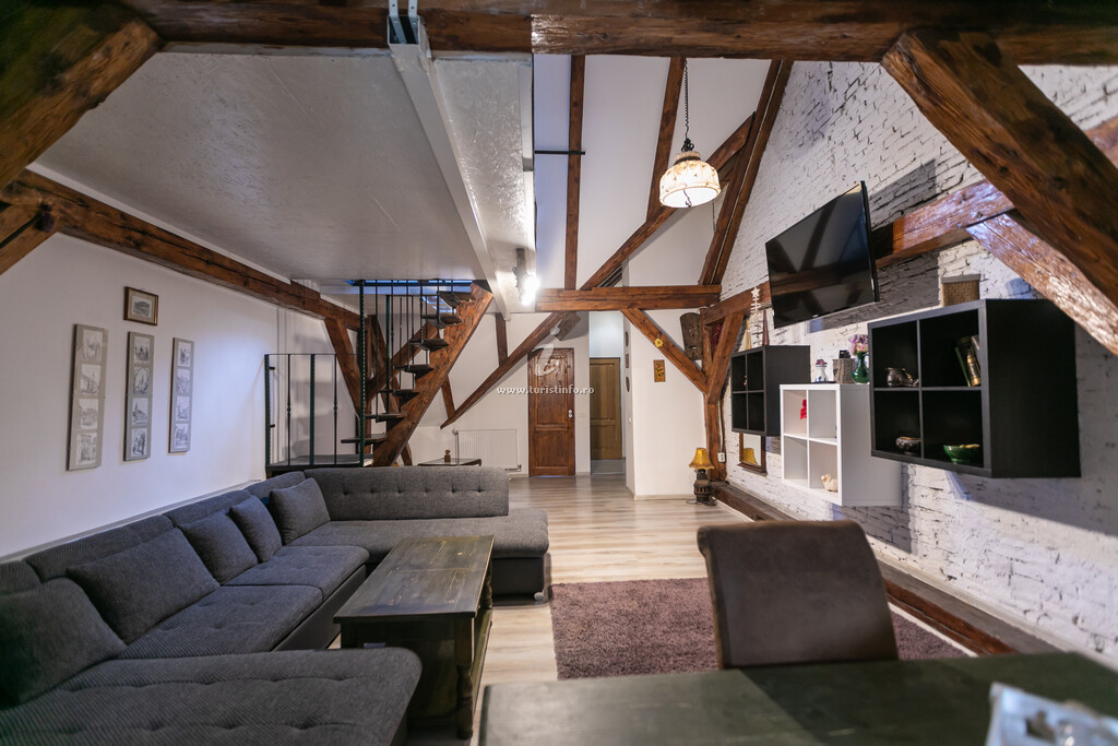 Apartament 4 Rooms Piața Sfatului