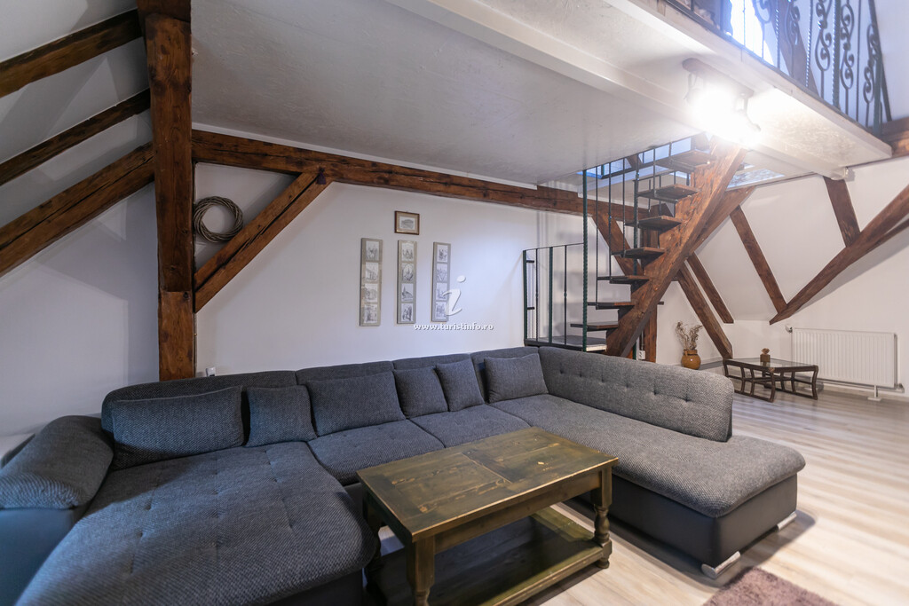 Apartament 4 Rooms Piața Sfatului